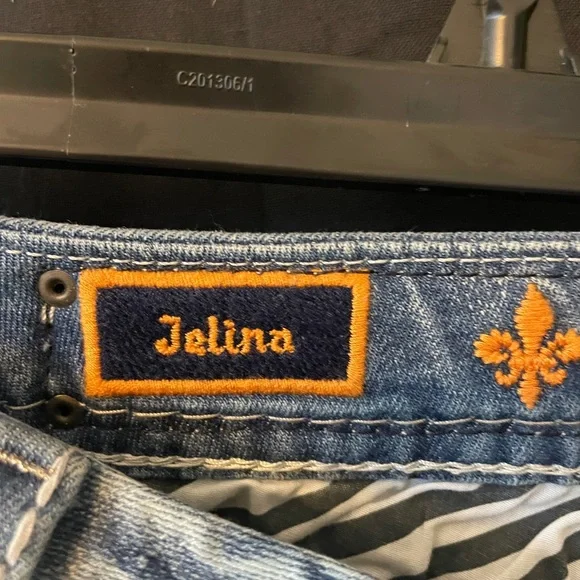 Rock Revival Jelina denim shorts. - Picture 7 of 8